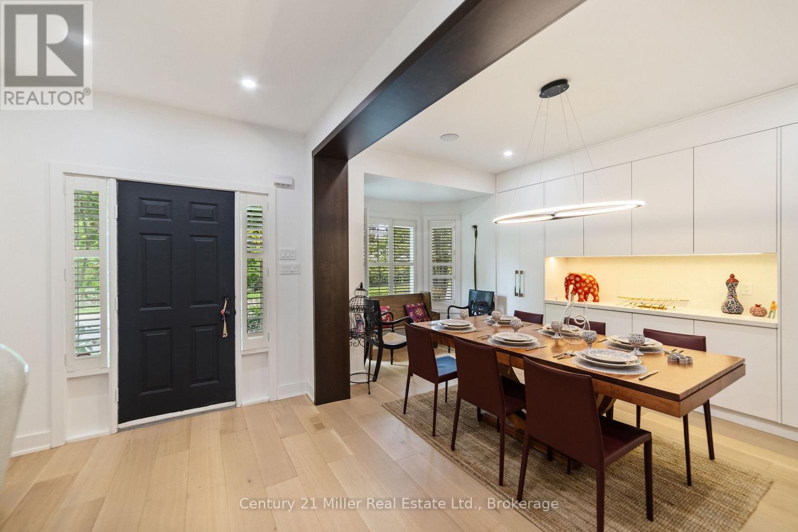 11 - 1061 North Shore Boulevard E, Burlington, Ontario  L7T 1X9 - Photo 4 - W12206403