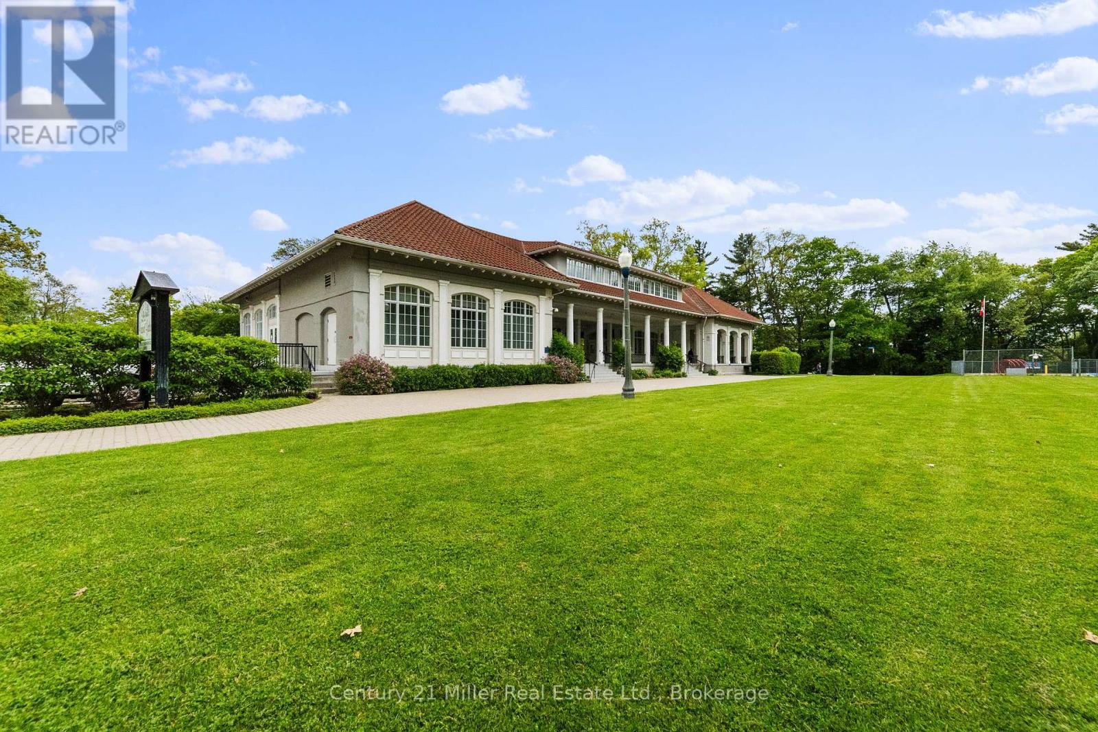 11 - 1061 North Shore Boulevard E, Burlington, Ontario  L7T 1X9 - Photo 43 - W12206403
