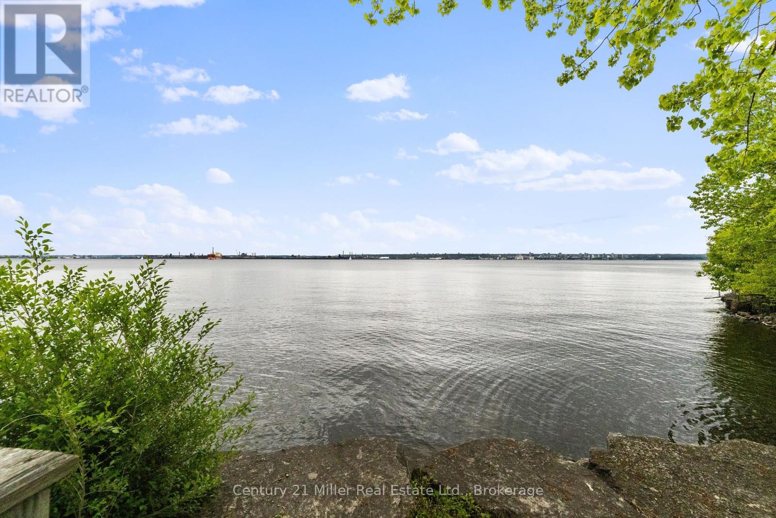 11 - 1061 North Shore Boulevard E, Burlington, Ontario  L7T 1X9 - Photo 46 - W12206403