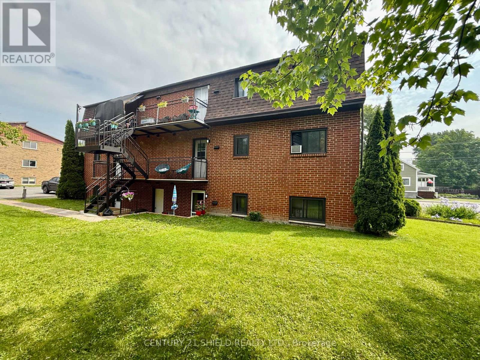 124 Military Road N, South Glengarry, Ontario  K0C 1N0 - Photo 2 - X12206406