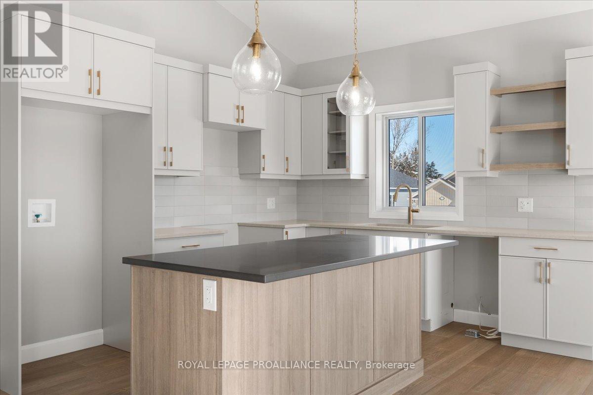 47 Rosewood Drive, Quinte West, Ontario  K0K 2C0 - Photo 8 - X12206490