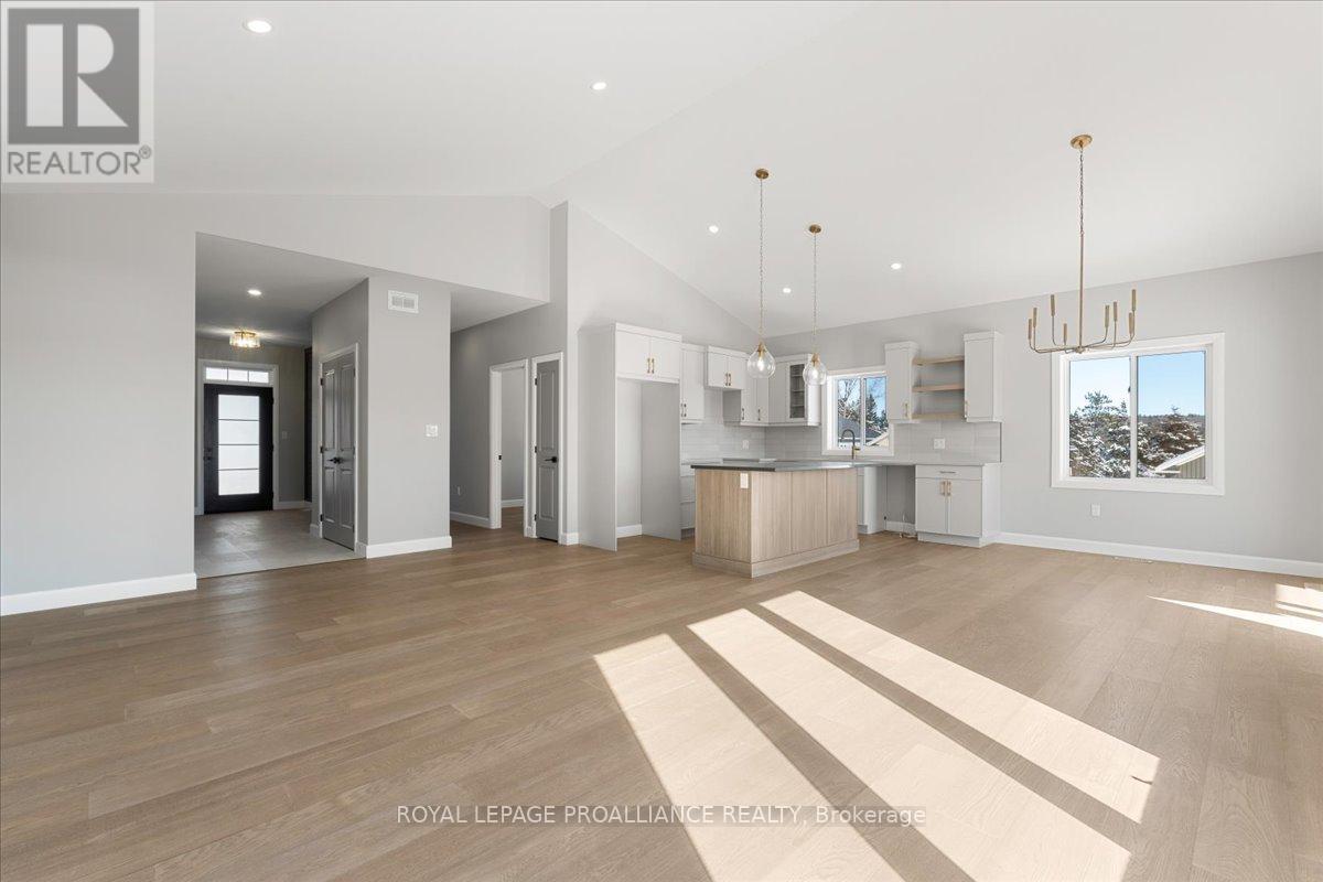 47 Rosewood Drive, Quinte West, Ontario  K0K 2C0 - Photo 4 - X12206490