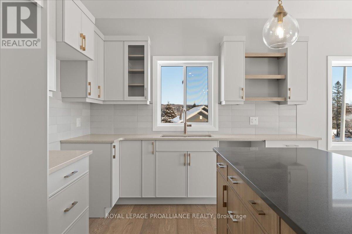 47 Rosewood Drive, Quinte West, Ontario  K0K 2C0 - Photo 6 - X12206490
