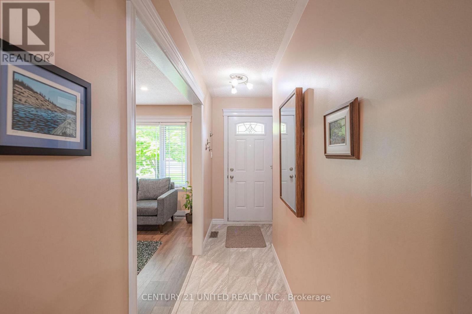 2509 Marsdale Drive, Peterborough East, Ontario  K9L 1Z4 - Photo 4 - X12189849
