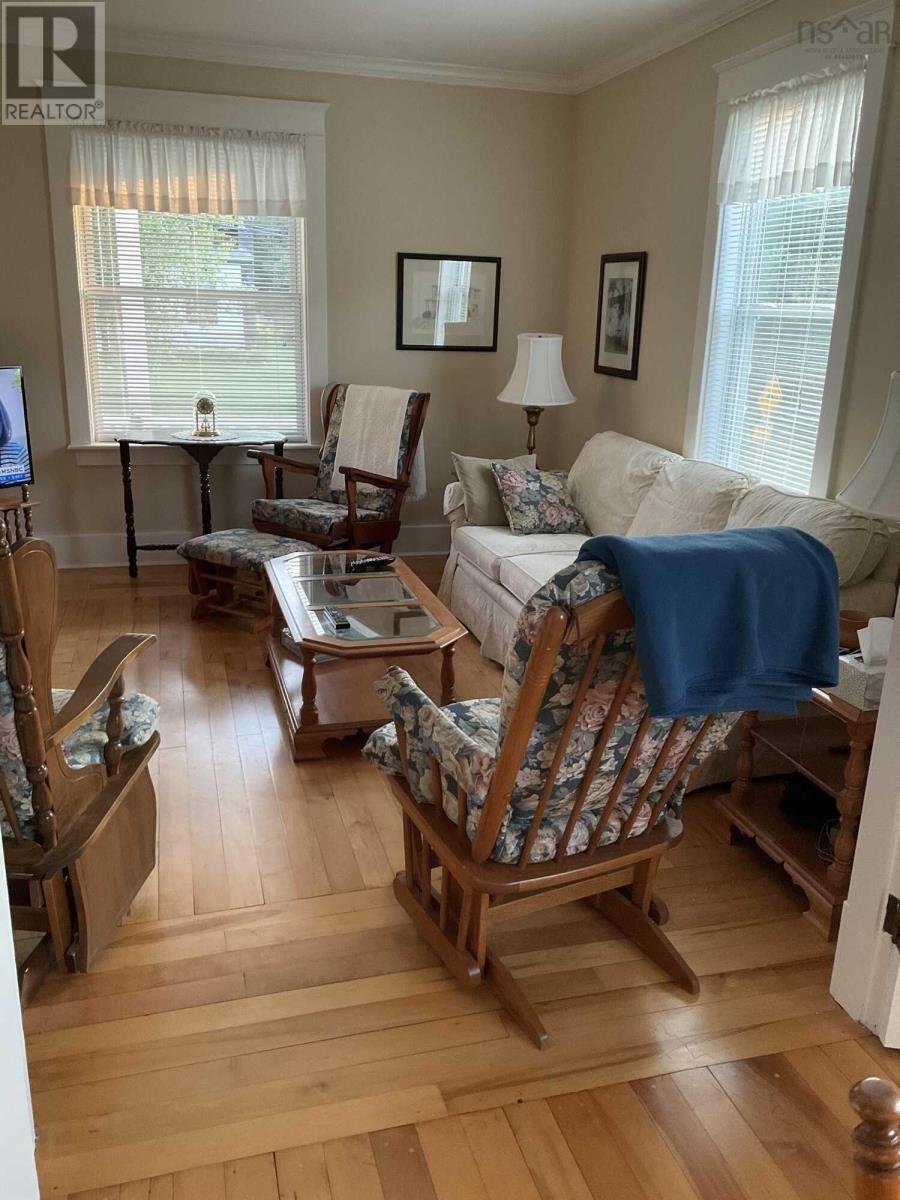 133 Pleasant Street, Mahone Bay, Nova Scotia  B0J 2E0 - Photo 4 - 202513927