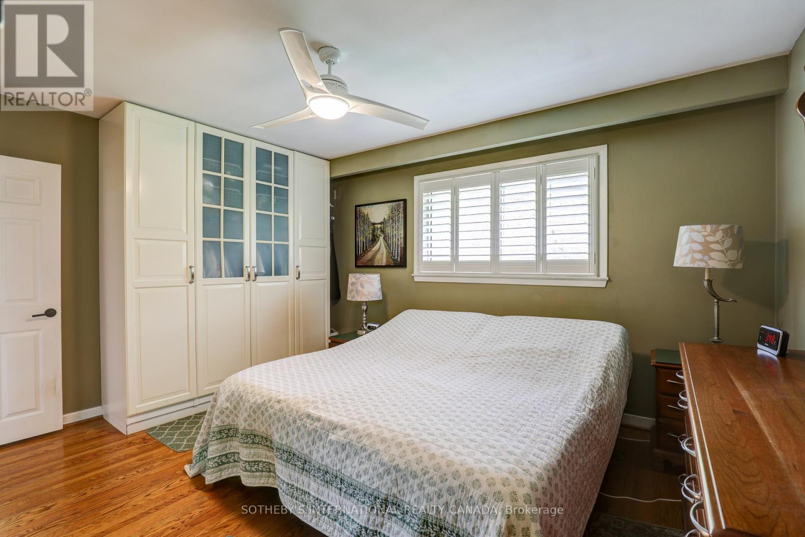 8 Hunting Ridge, Toronto, Ontario  M9R 1B5 - Photo 18 - W12206289