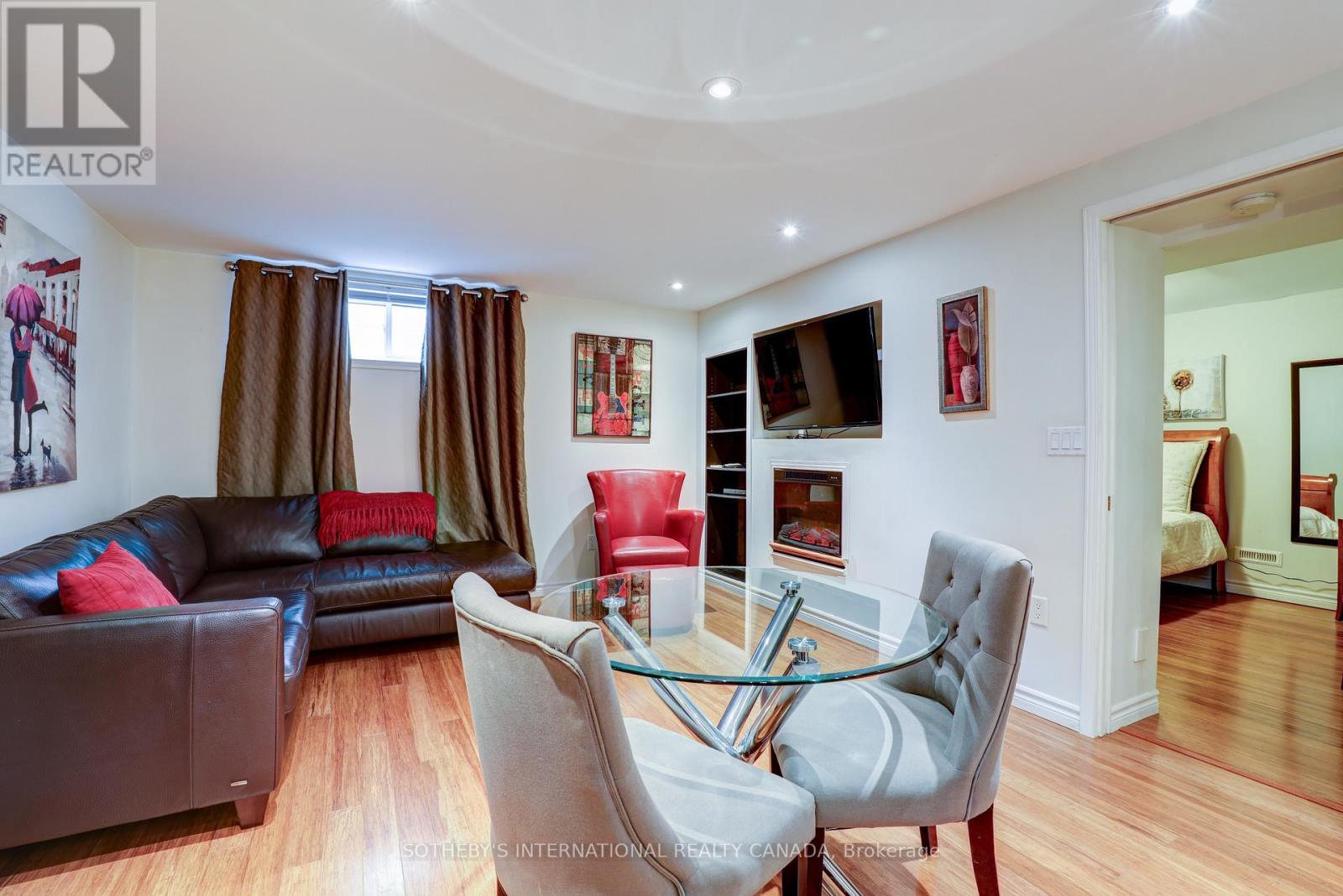 8 Hunting Ridge, Toronto, Ontario  M9R 1B5 - Photo 23 - W12206289