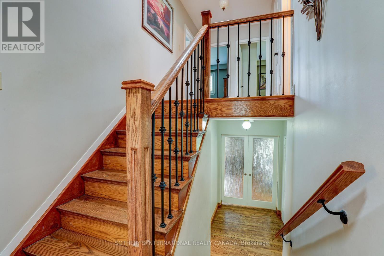 8 Hunting Ridge, Toronto, Ontario  M9R 1B5 - Photo 9 - W12206289