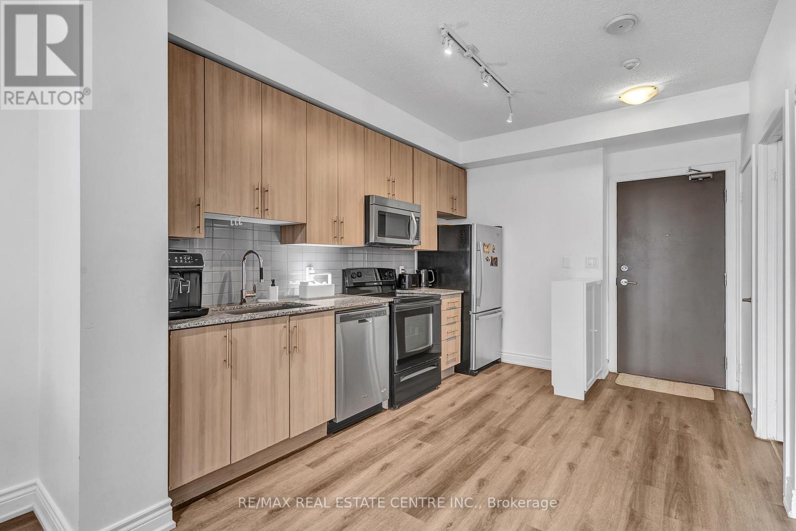 1902 - 4099 Brickstone Mews, Mississauga, Ontario  L5B 0G2 - Photo 8 - W12206292
