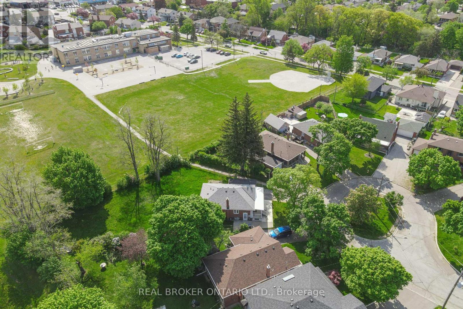 14 Woodridge Court, Toronto, Ontario  M6M 4G1 - Photo 41 - W12206304