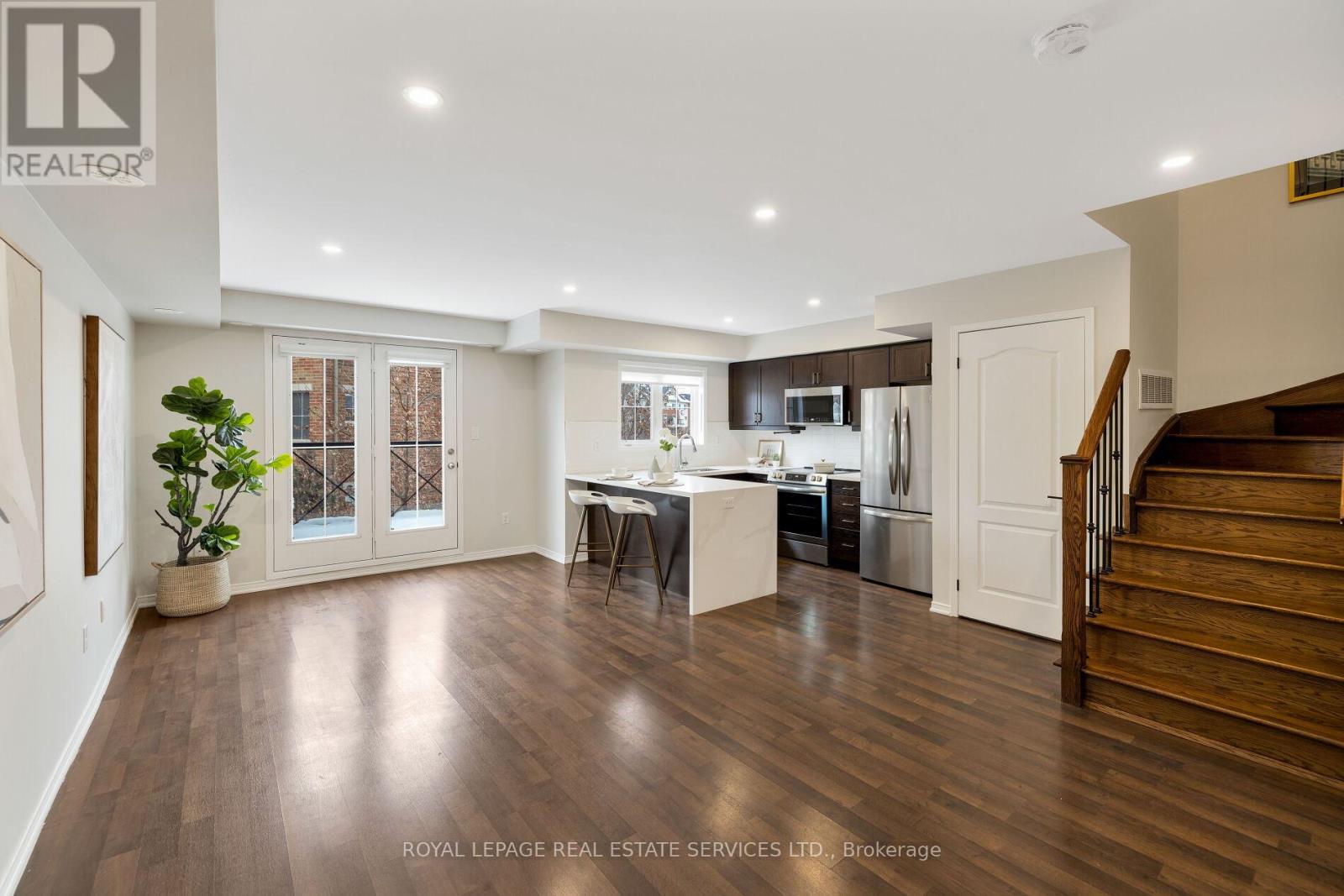 10 - 15 Hays Boulevard, Oakville (Ro River Oaks), Ontario  L6H 0H8 - Photo 5 - W12206308
