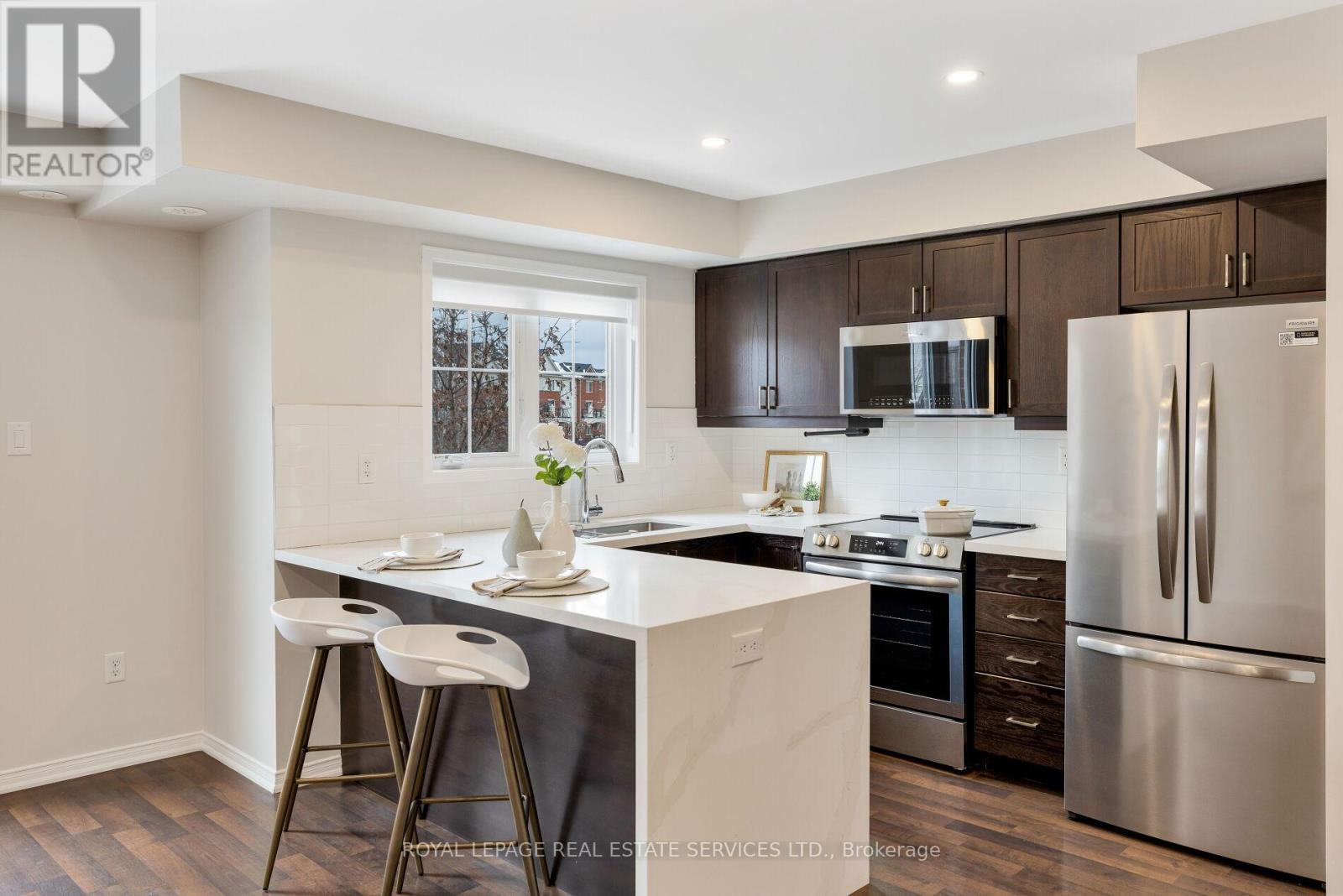 10 - 15 Hays Boulevard, Oakville (Ro River Oaks), Ontario  L6H 0H8 - Photo 8 - W12206308