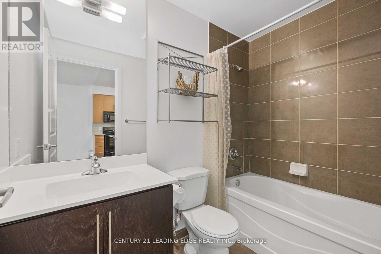 1506 - 330 Burnhamthorpe Road W, Mississauga, Ontario  L5B 0E1 - Photo 13 - W12206351