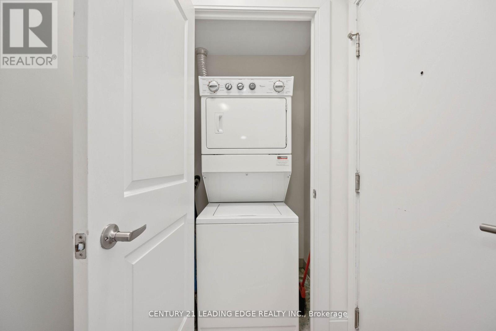 1506 - 330 Burnhamthorpe Road W, Mississauga, Ontario  L5B 0E1 - Photo 30 - W12206351