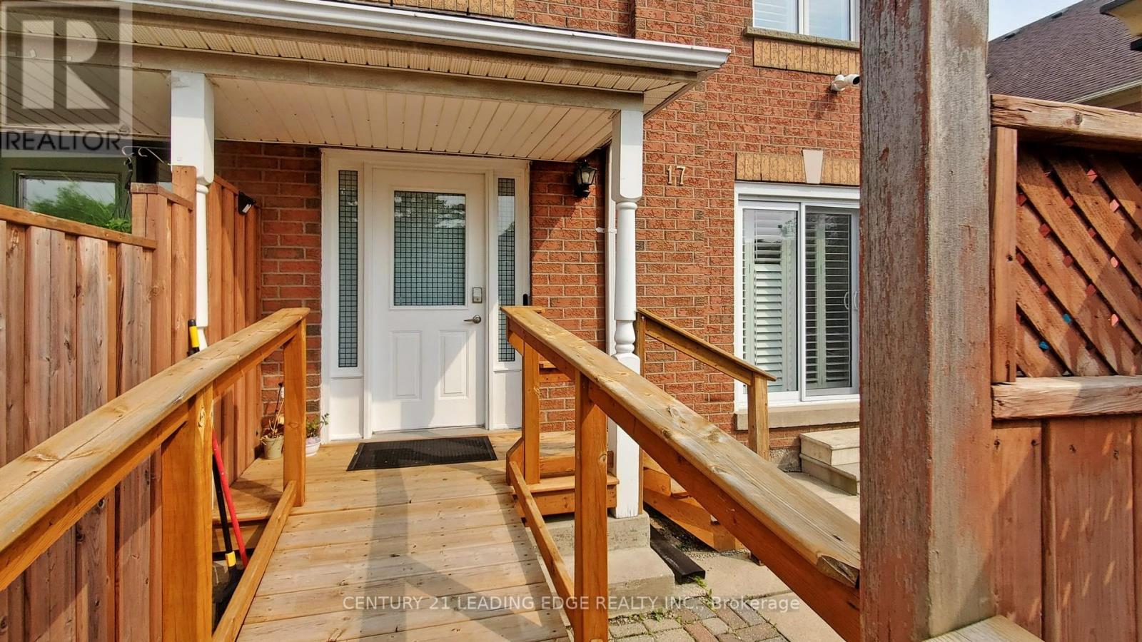 17 Pressed Brick Drive, Brampton, Ontario  L6V 4K3 - Photo 3 - W12206357