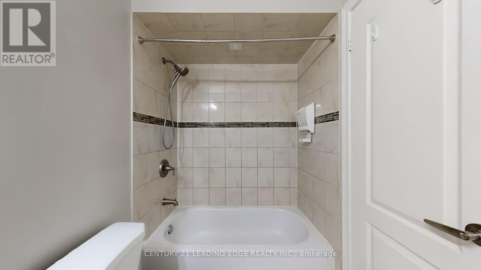 17 Pressed Brick Drive, Brampton, Ontario  L6V 4K3 - Photo 31 - W12206357