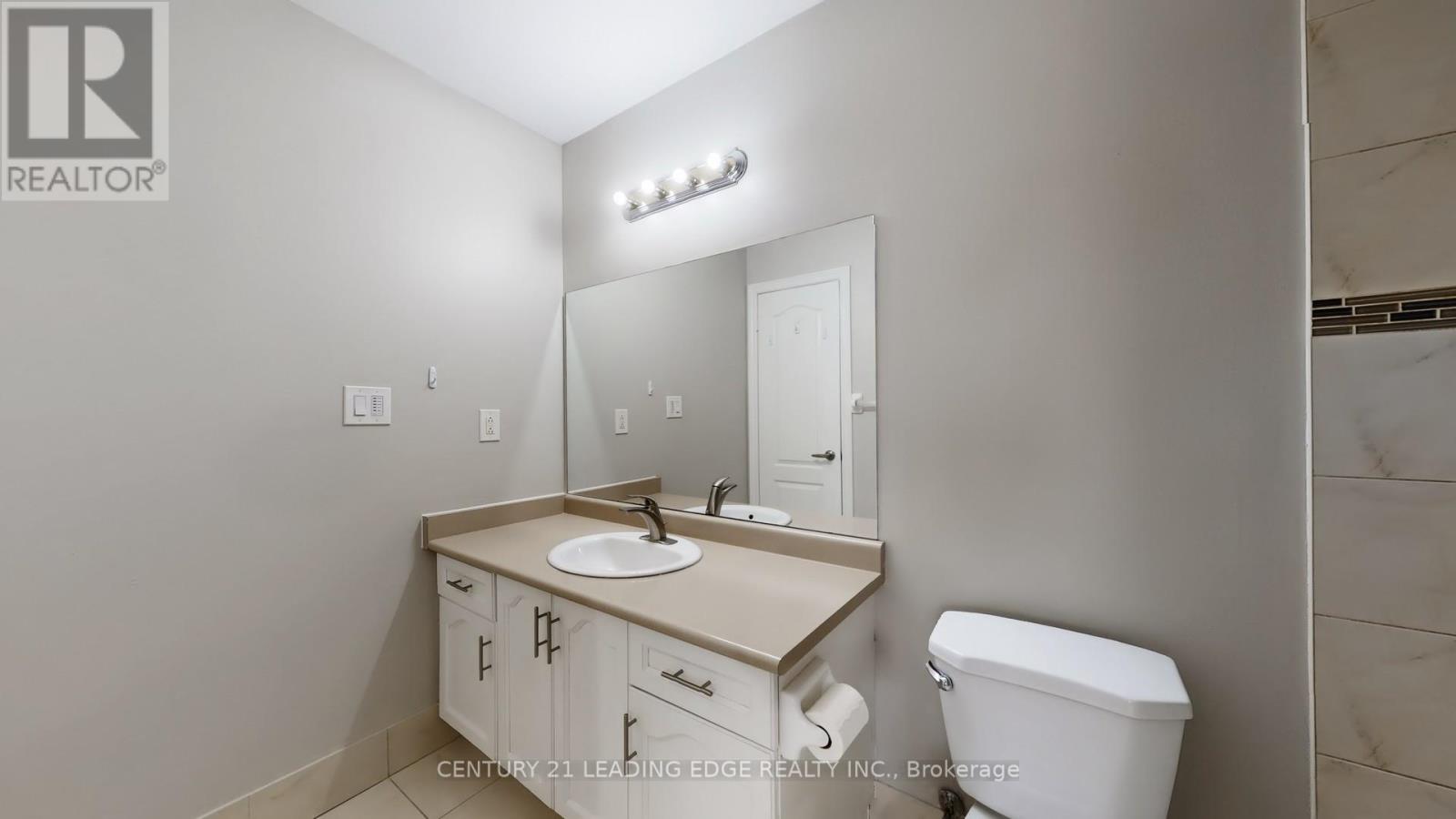 17 Pressed Brick Drive, Brampton, Ontario  L6V 4K3 - Photo 32 - W12206357