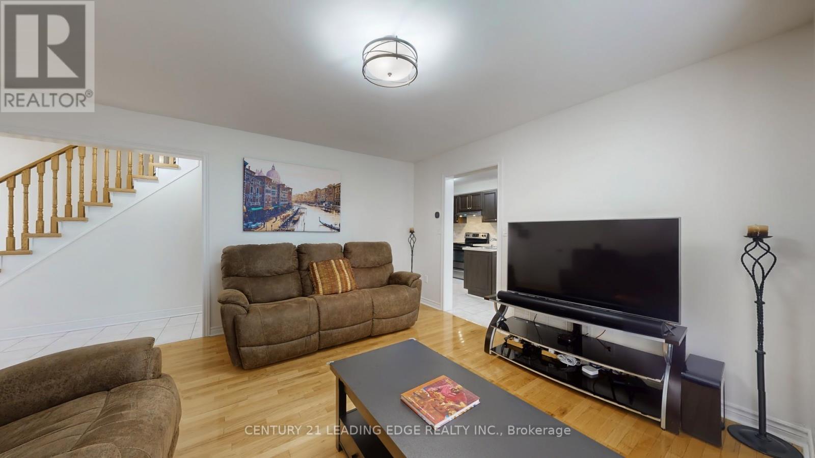 17 Pressed Brick Drive, Brampton, Ontario  L6V 4K3 - Photo 6 - W12206357