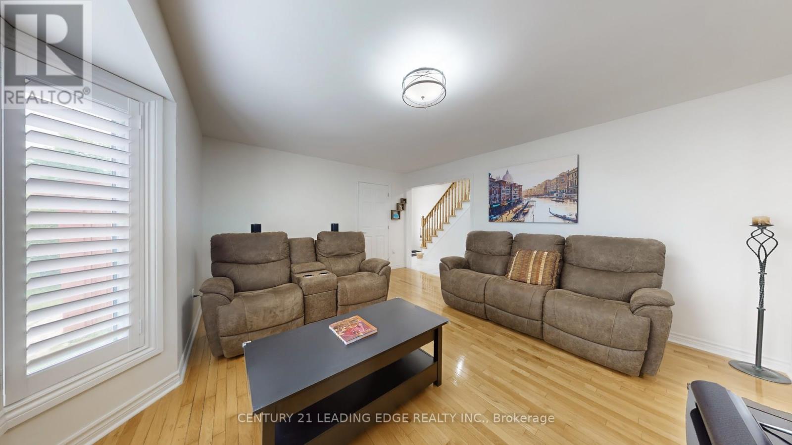 17 Pressed Brick Drive, Brampton, Ontario  L6V 4K3 - Photo 7 - W12206357
