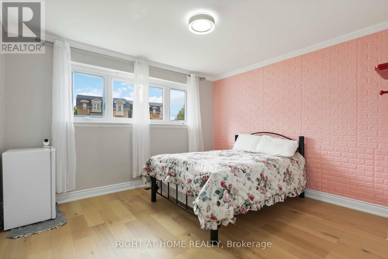16 Frith Road, Toronto, Ontario  M3N 1G1 - Photo 16 - W12206360
