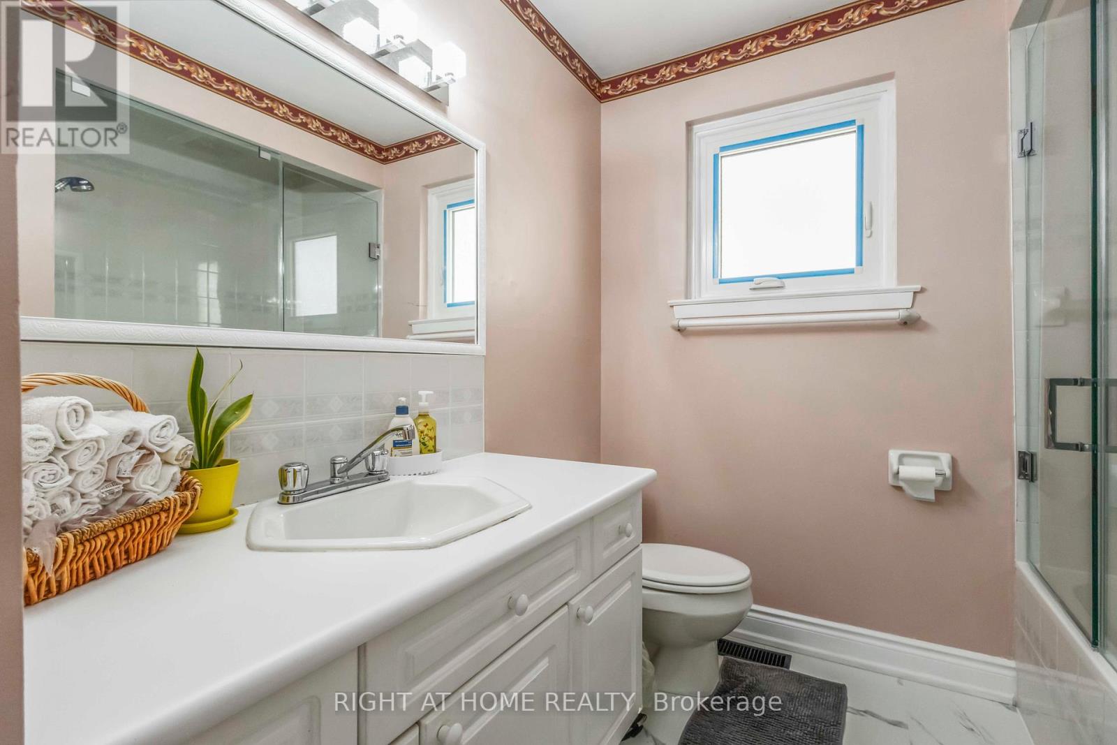 16 Frith Road, Toronto, Ontario  M3N 1G1 - Photo 19 - W12206360