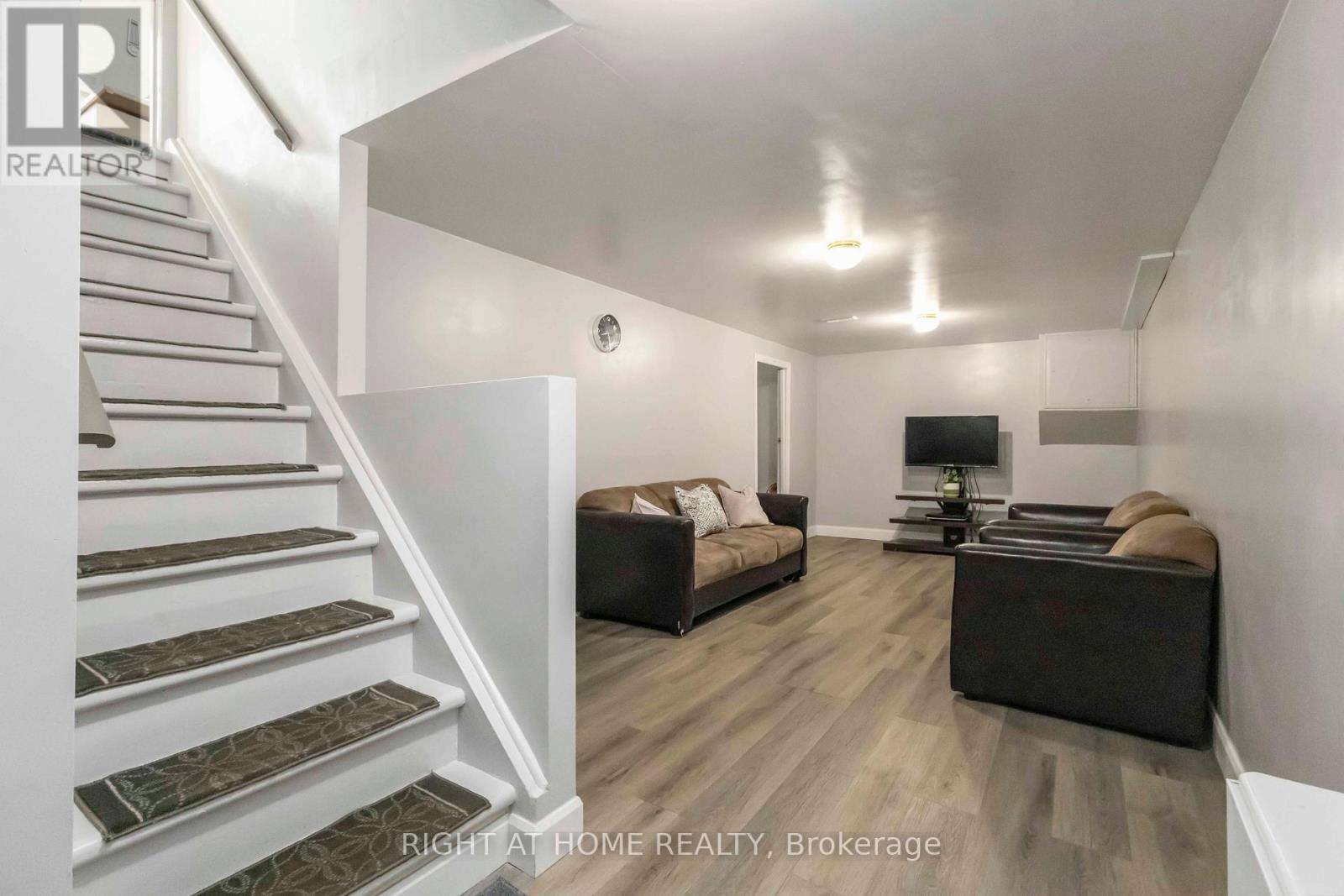 16 Frith Road, Toronto, Ontario  M3N 1G1 - Photo 20 - W12206360