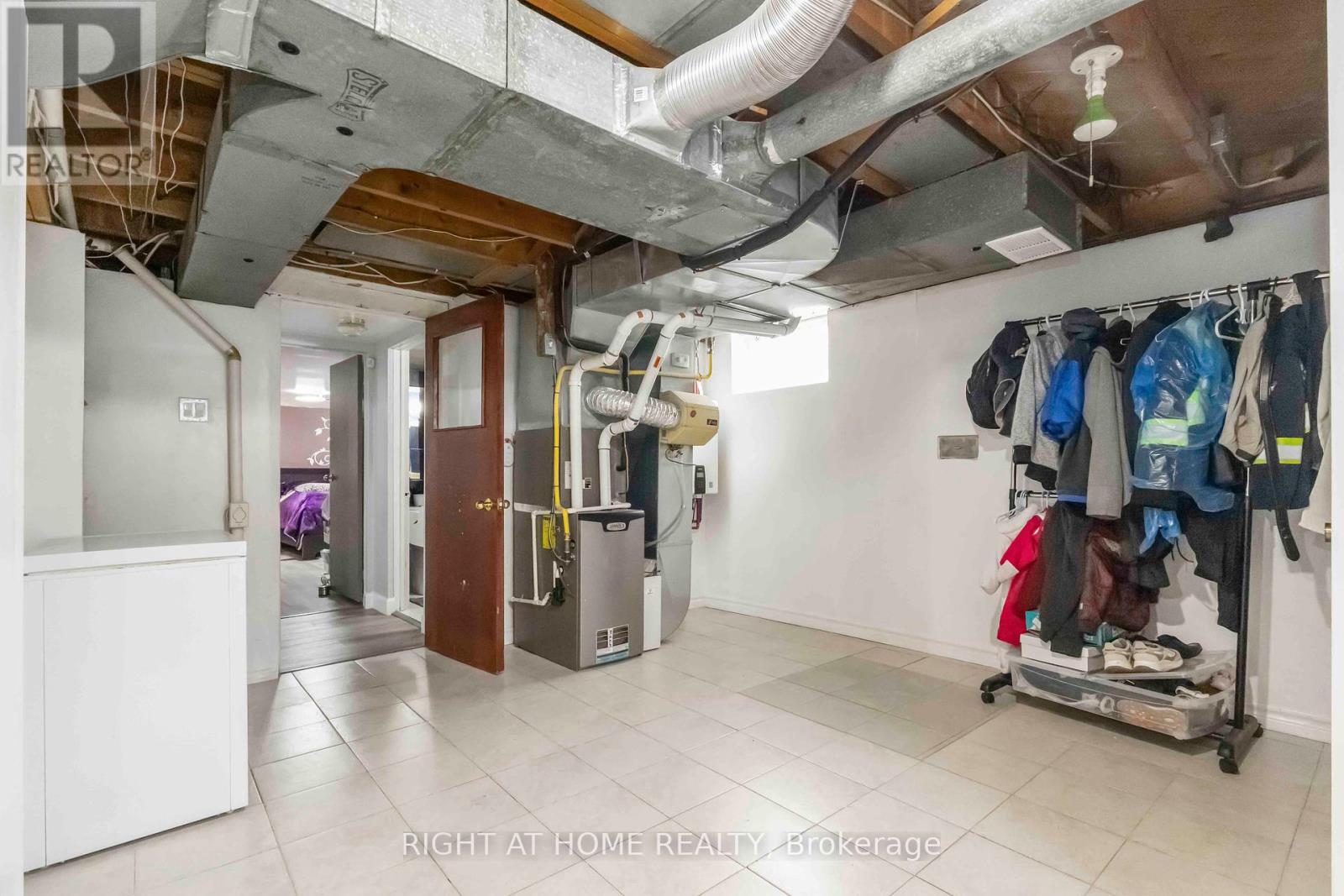 16 Frith Road, Toronto, Ontario  M3N 1G1 - Photo 28 - W12206360