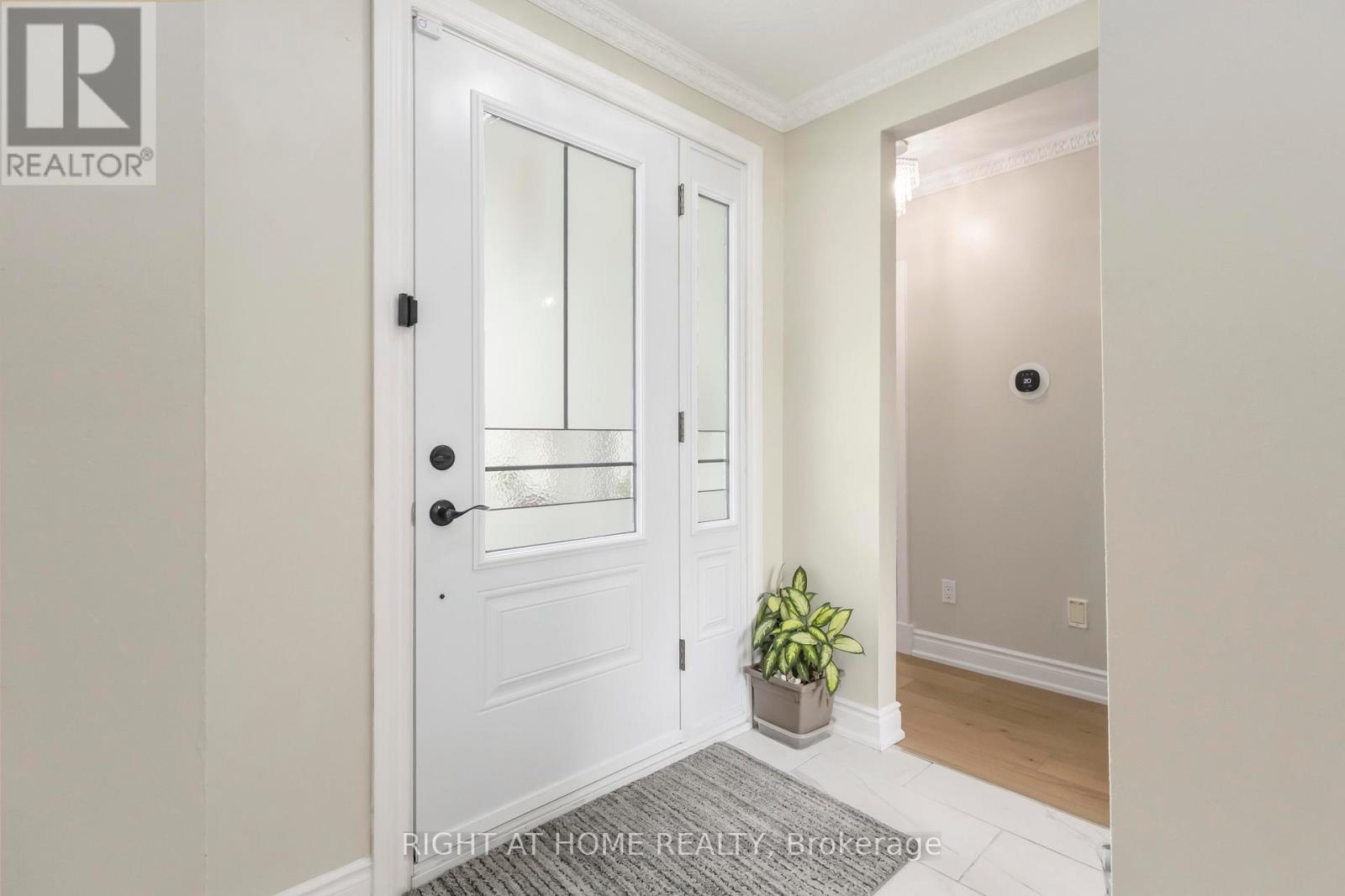 16 Frith Road, Toronto, Ontario  M3N 1G1 - Photo 3 - W12206360