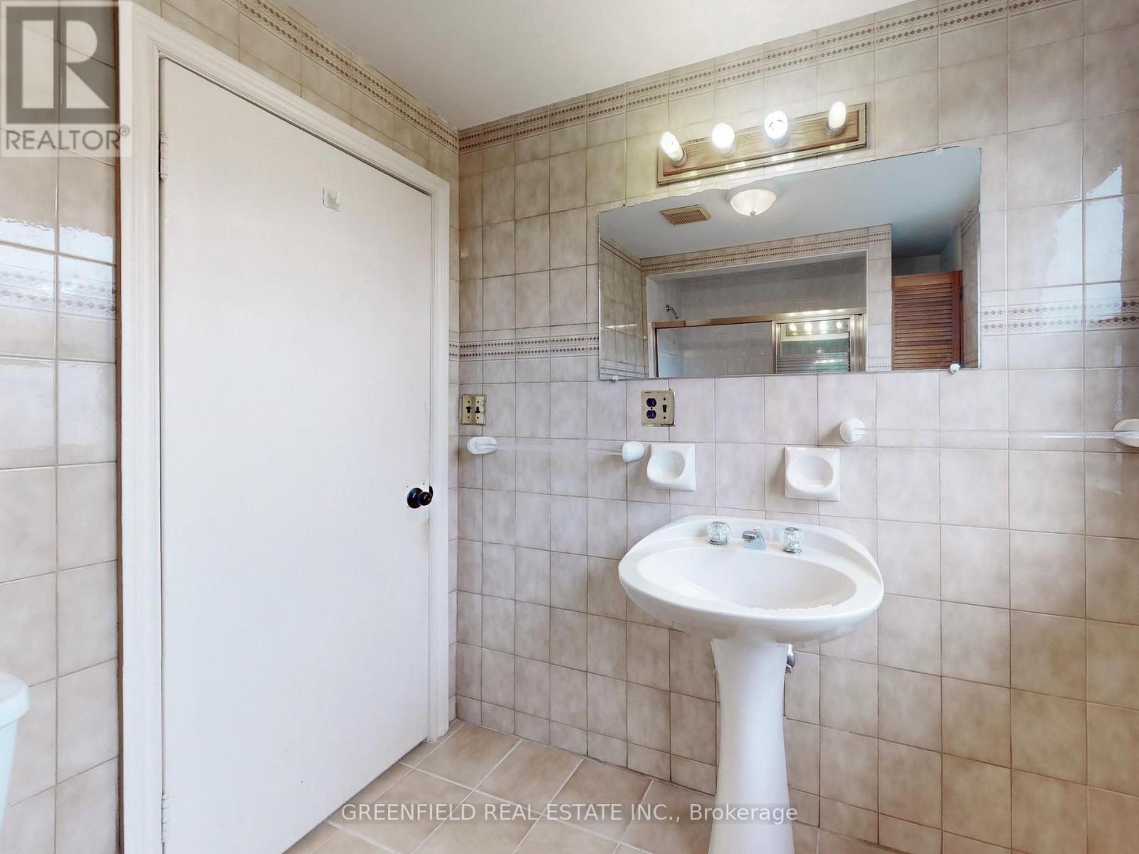 3131 Weston Road, Toronto, Ontario  M9M 2T4 - Photo 39 - W12206368