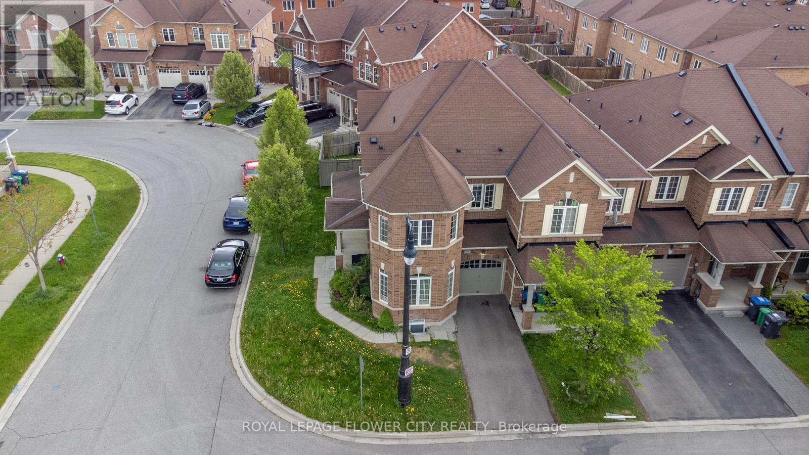 19 Primo Road, Brampton, Ontario  L7A 0Z9 - Photo 3 - W12177918