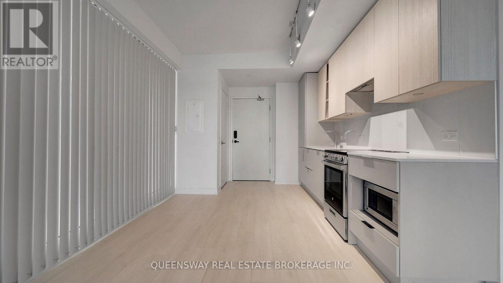 206 - 3900 Confederation Parkway, Mississauga, Ontario  L5B 3J1 - Photo 8 - W12191209