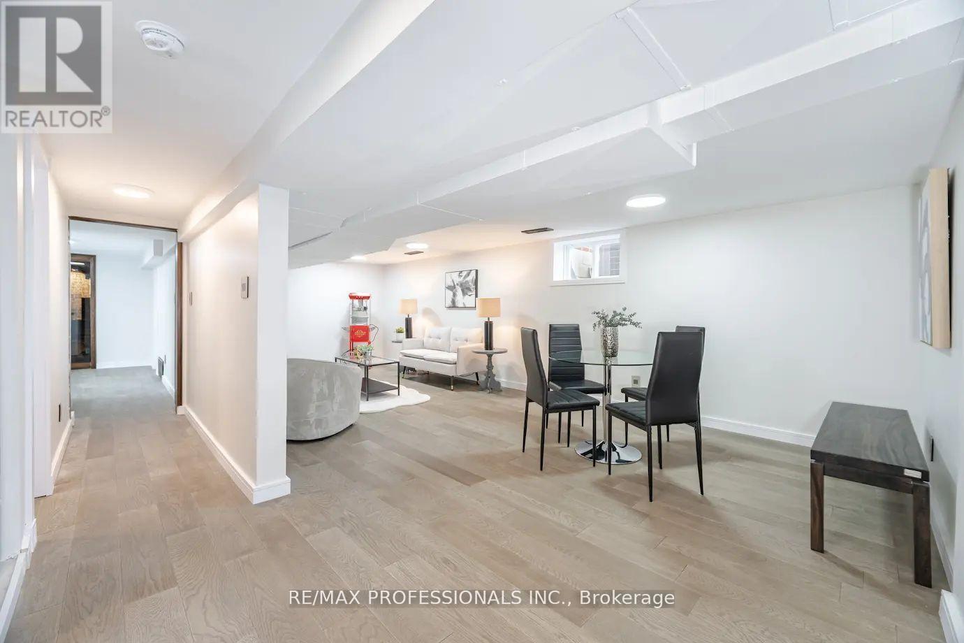 39 Old Oak Road, Toronto, Ontario  M9A 2W1 - Photo 25 - W12196814