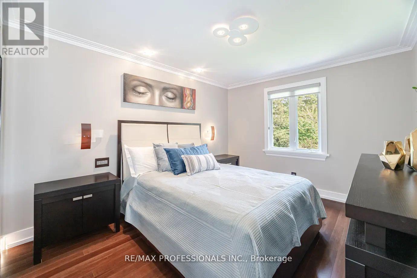 39 Old Oak Road, Toronto, Ontario  M9A 2W1 - Photo 16 - W12196814