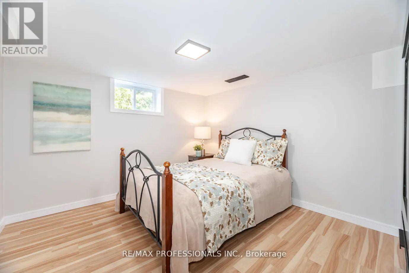 39 Old Oak Road, Toronto, Ontario  M9A 2W1 - Photo 32 - W12196814