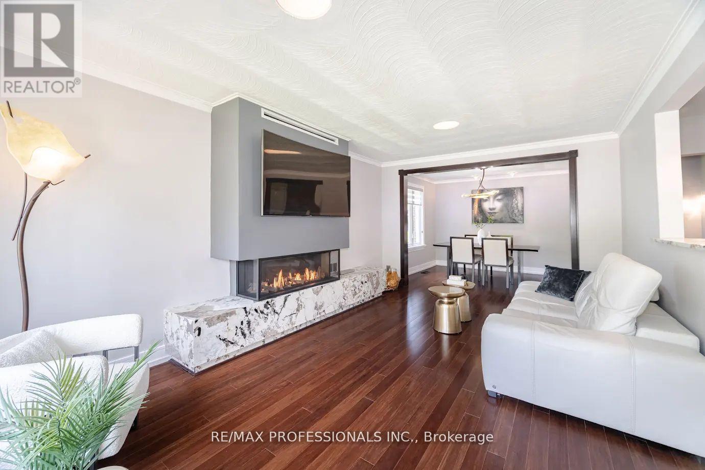 39 Old Oak Road, Toronto, Ontario  M9A 2W1 - Photo 6 - W12196814