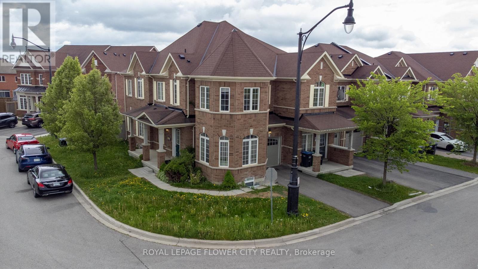 19 Primo Road, Brampton, Ontario  L7A 0Z9 - Photo 2 - W12177918