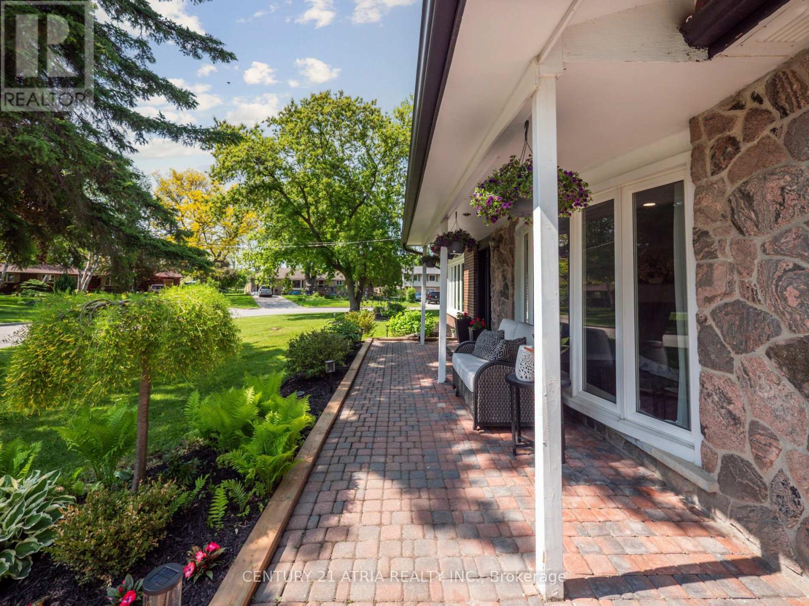 7 May Avenue, East Gwillimbury, Ontario  L0G 1V0 - Photo 8 - N12202206
