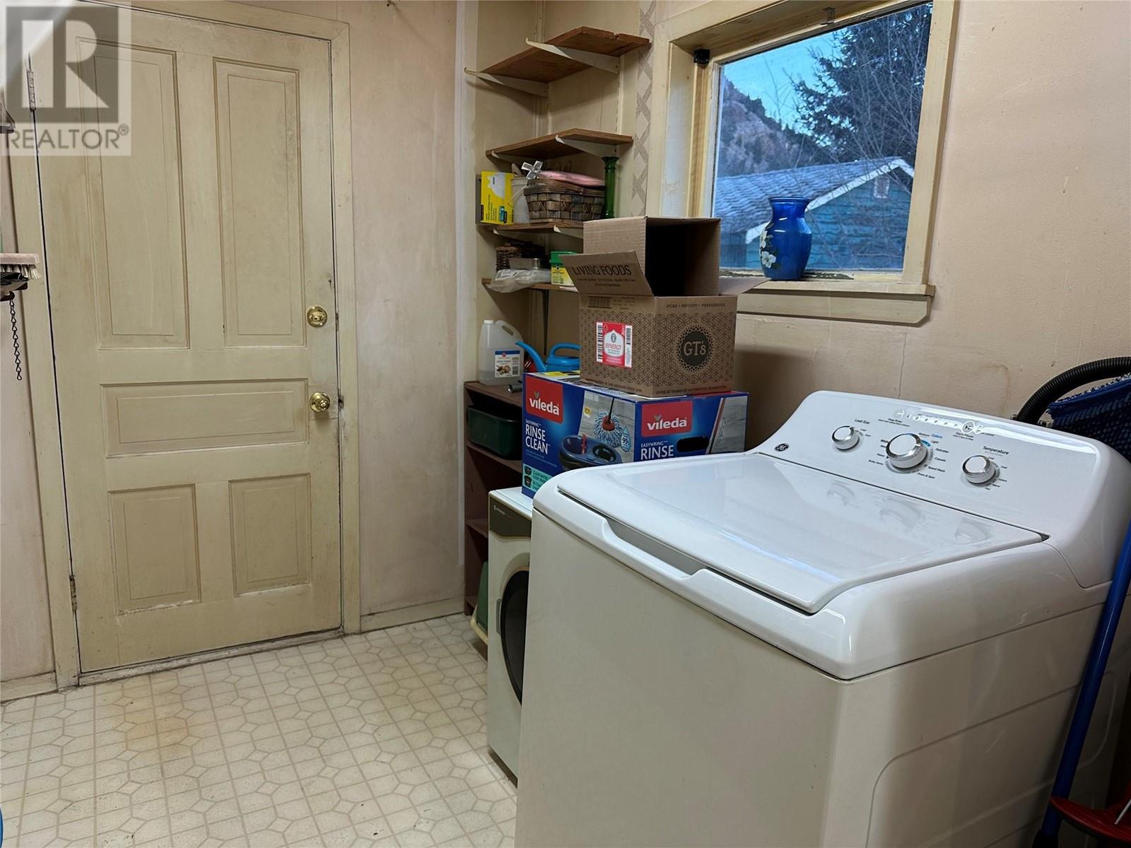 5797 Irene Street, Hedley, British Columbia  V0X 1K0 - Photo 10 - 10351352