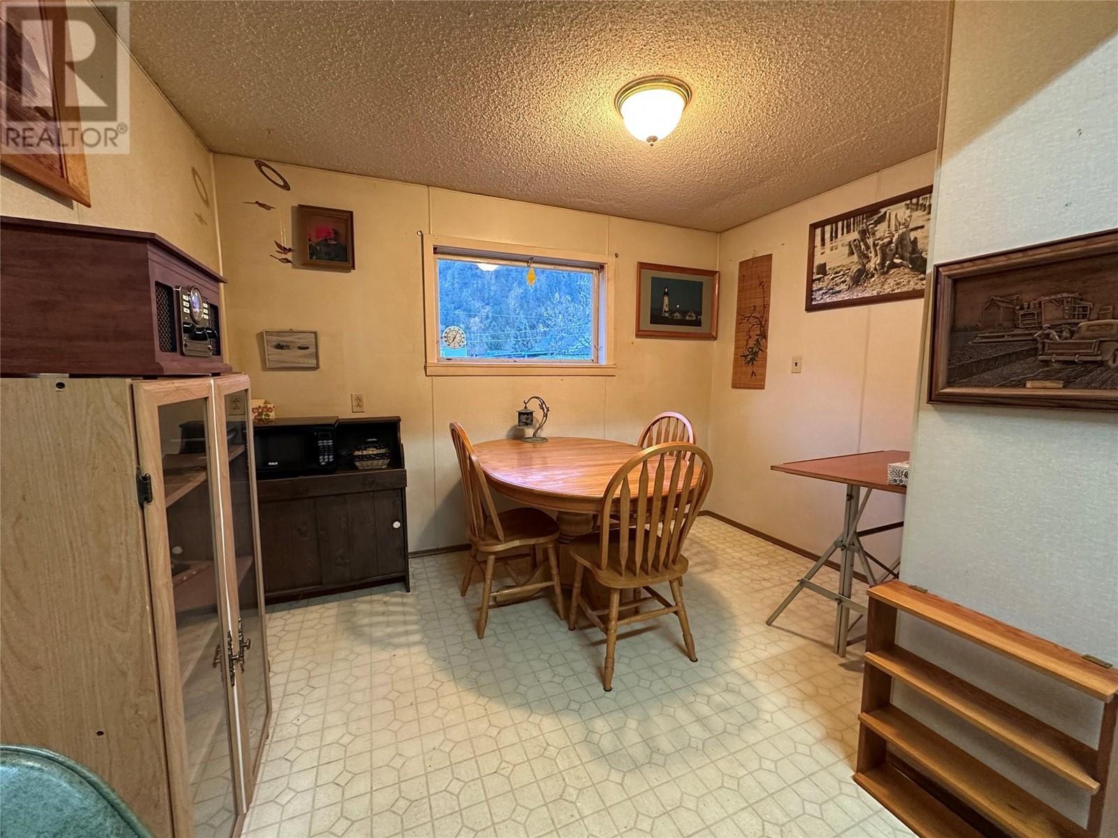 5797 Irene Street, Hedley, British Columbia  V0X 1K0 - Photo 4 - 10351352
