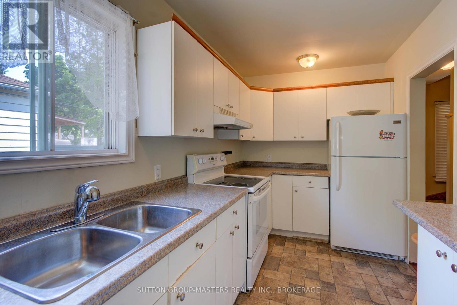 307 Palace Road, Kingston (Central City East), Ontario  K7L 4T4 - Photo 8 - X12206645