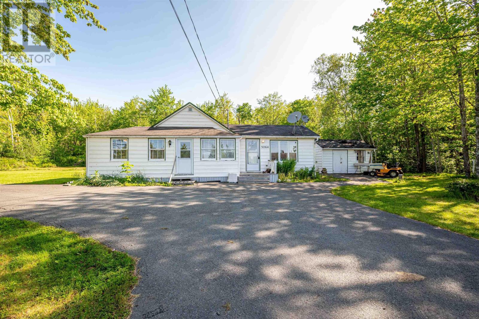 3264 Highway 215, Centre Burlington, Nova Scotia  B0N 2A0 - Photo 1 - 202513408