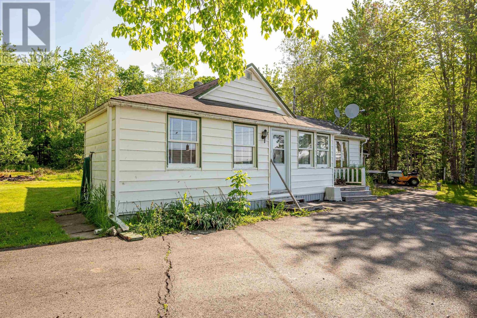 3264 Highway 215, Centre Burlington, Nova Scotia  B0N 2A0 - Photo 2 - 202513408