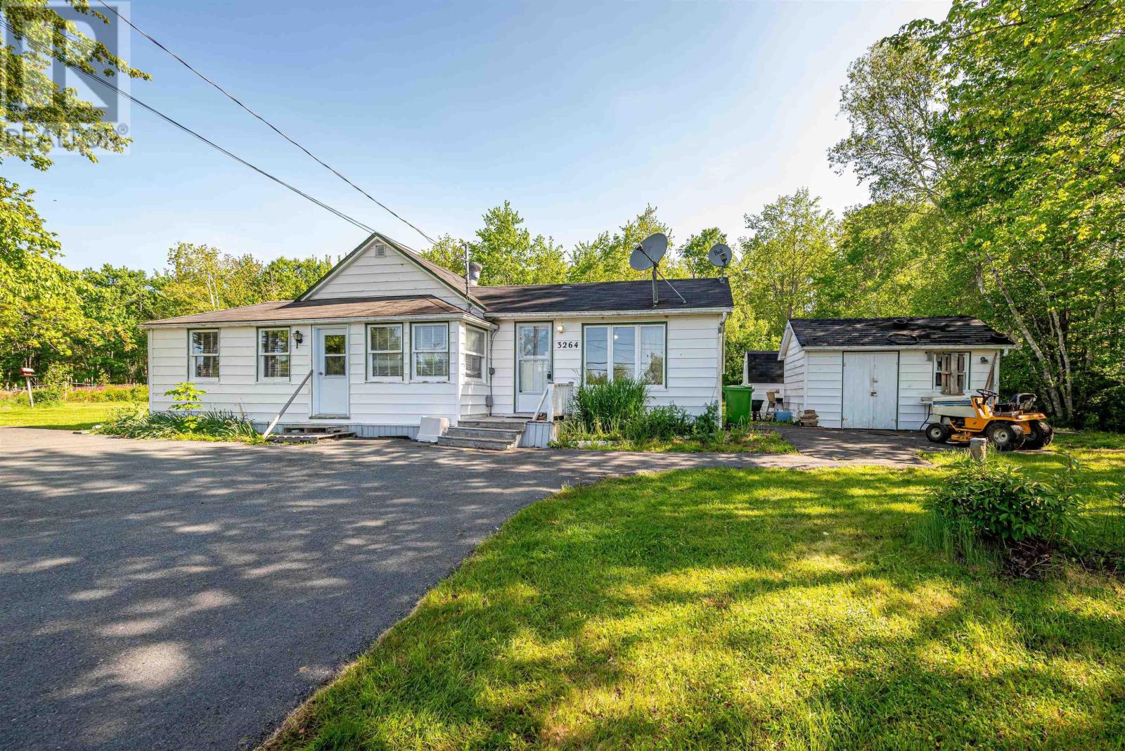 3264 Highway 215, Centre Burlington, Nova Scotia  B0N 2A0 - Photo 3 - 202513408