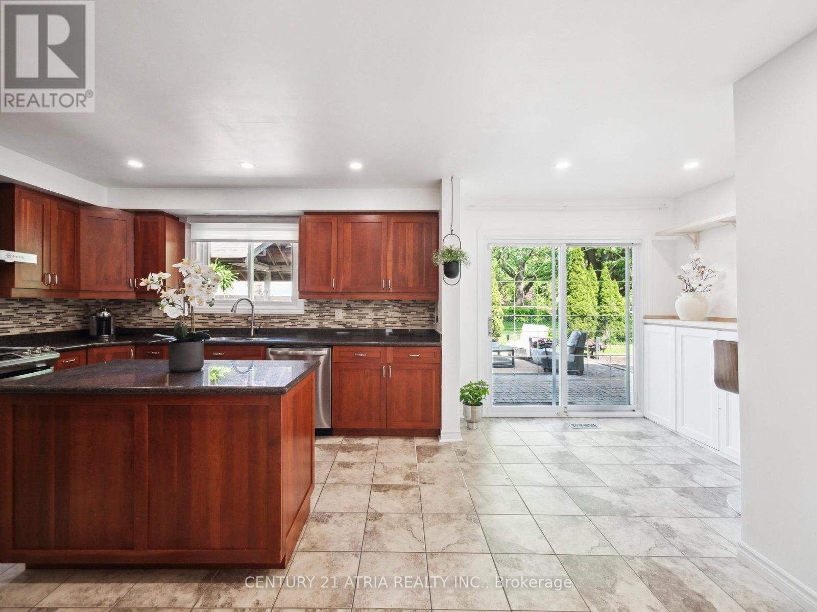7 May Avenue, East Gwillimbury, Ontario  L0G 1V0 - Photo 17 - N12202206