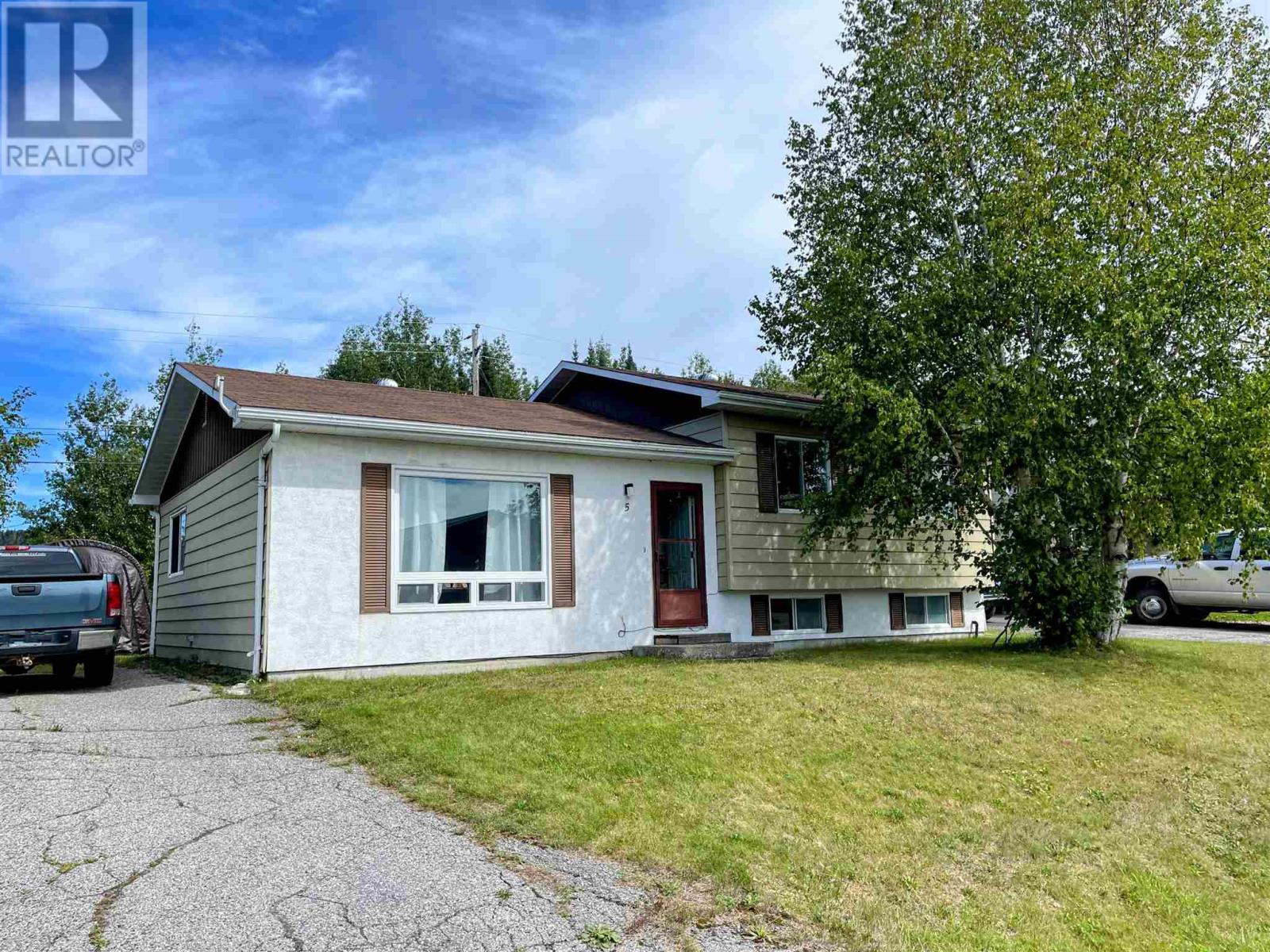 5 Wendego St, Manitouwadge, Ontario  P0T 2C0 - Photo 1 - TB242811