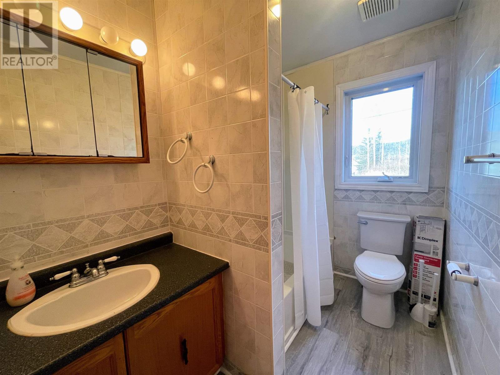 5 Wendego St, Manitouwadge, Ontario  P0T 2C0 - Photo 15 - TB242811