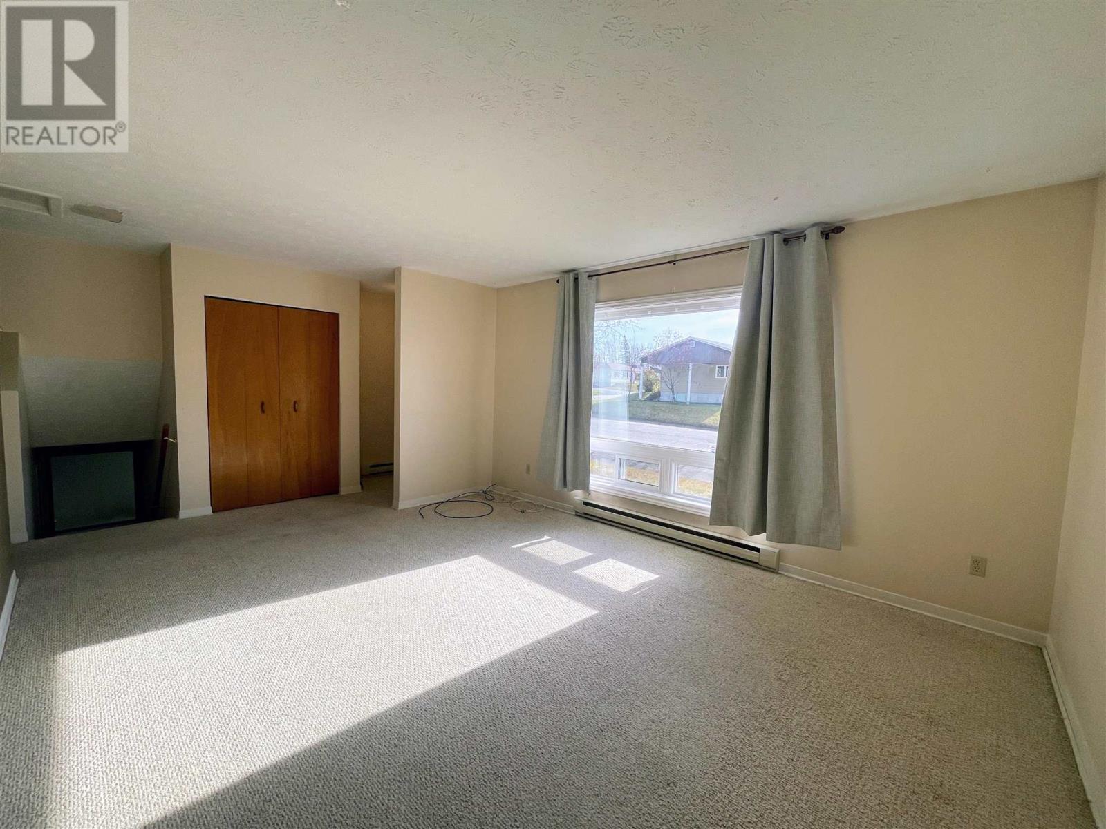 5 Wendego St, Manitouwadge, Ontario  P0T 2C0 - Photo 3 - TB242811