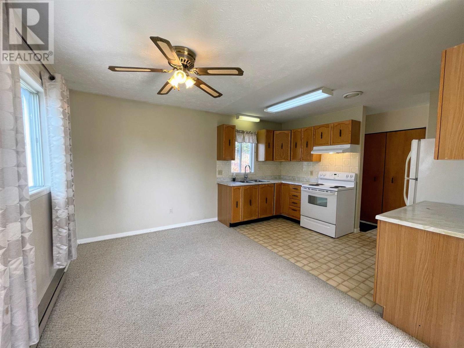 5 Wendego St, Manitouwadge, Ontario  P0T 2C0 - Photo 4 - TB242811