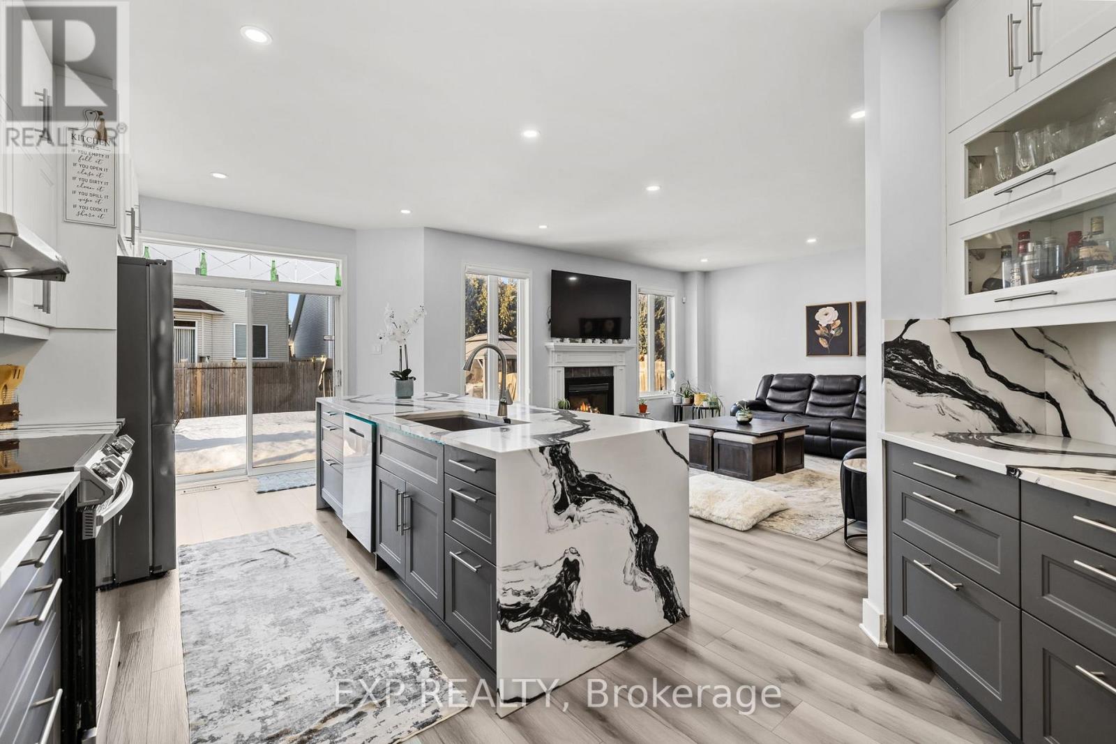 2151 Avebury Drive, Ottawa, Ontario  K4A 4G7 - Photo 6 - X12206604