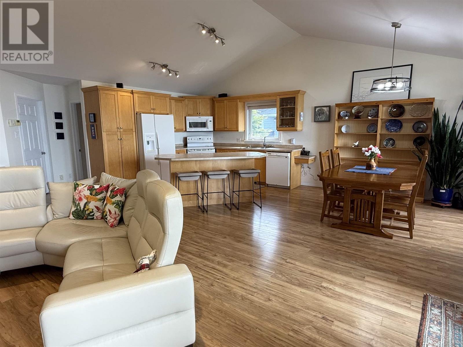1329 Silver Beach Dr, Thunder Bay, Ontario  P7A 0Y8 - Photo 10 - TB251576